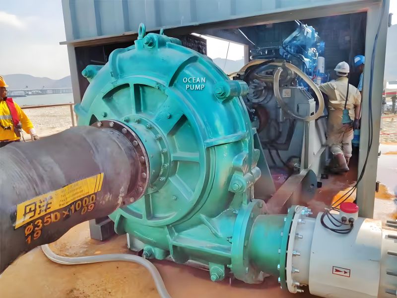 Pompe de dragage robuste sur le chantier
