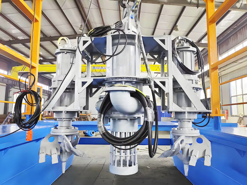 Pompe submersible pour boues avec broyeur