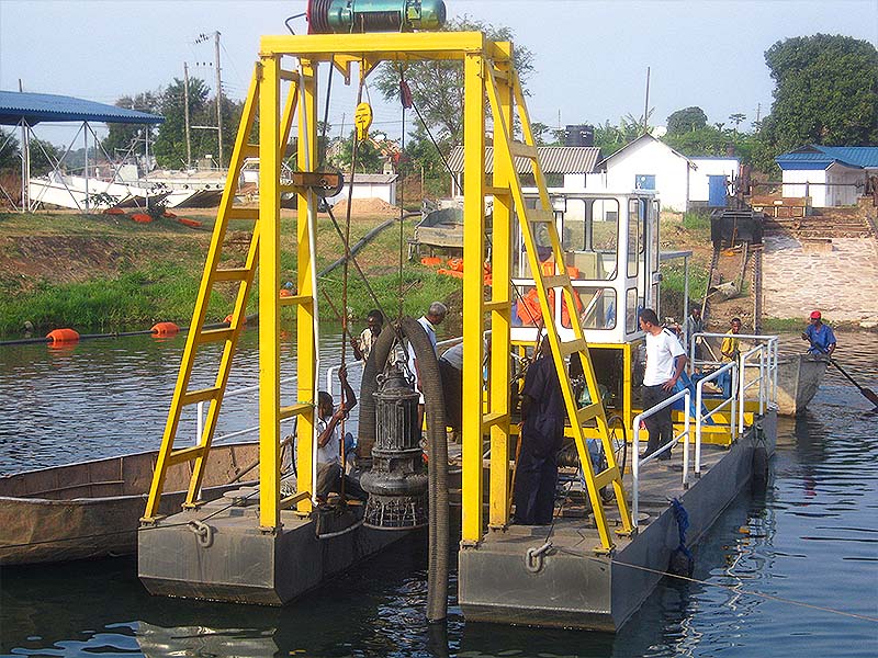 Dragueur à pompe submersible pour service intensif