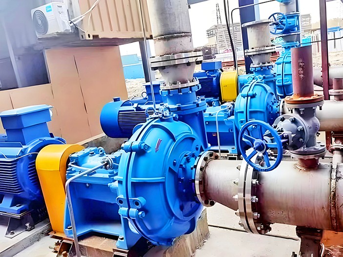Fourniture de pompe à boues avec moteur en couplage direct